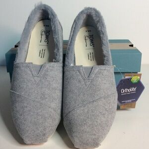 8.5 Women’s Toms Shoes